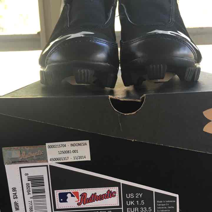 Under Armour Youth Baseball Cleats