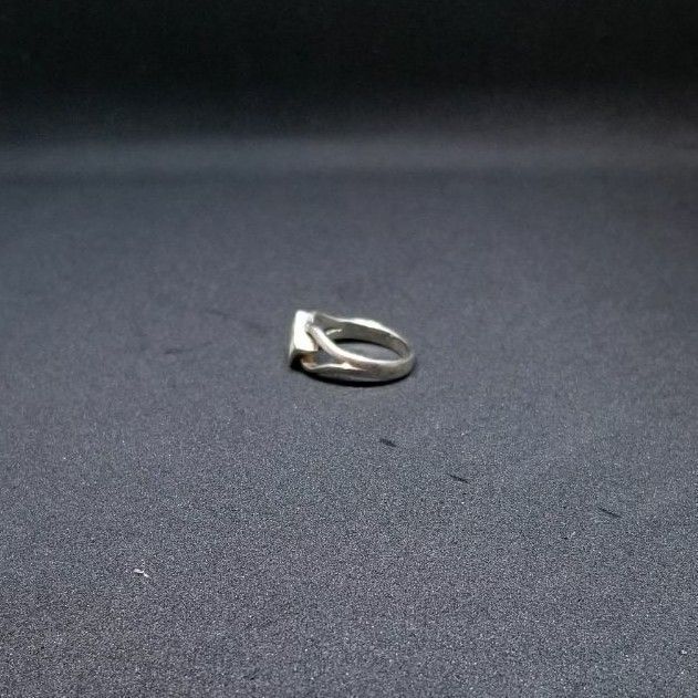 Sterling silver, mother of pearl ring