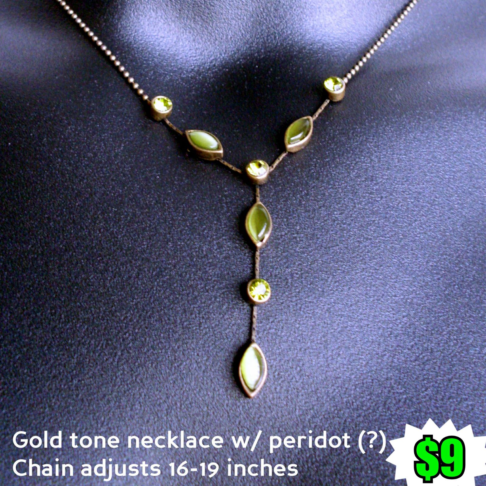 Adjustable gold tone necklace w/ peridot