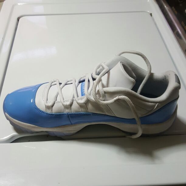 Air jordan 11 columbia