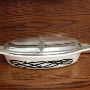 Vintage Pyrex Divided dish with lid