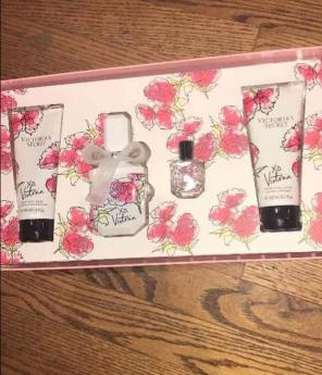 Xo Victoria's Secret Perfume Large Set
