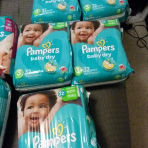 Hold 4 AlisiaM Pampers