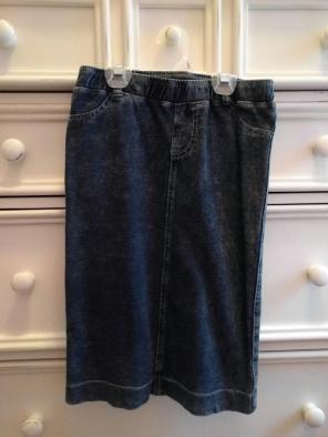 Girls skirt, size 10