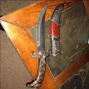 Horse headed knife