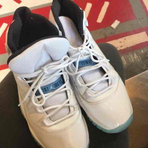 Legend Blue 11s size 7