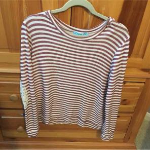Stripped maroon and white sweater