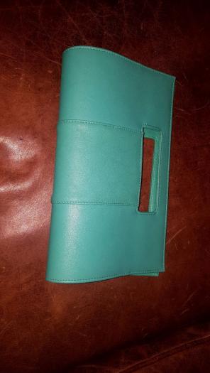 Super cute clutch!