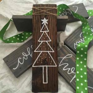 Rustic Christmas tree / wood sign