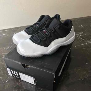 Jordan 11 "Tuxedo"