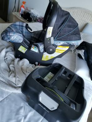 Eddie Bauer Car Seat w/base