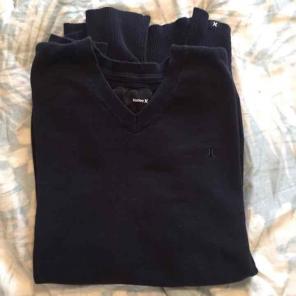 Hurley sweater