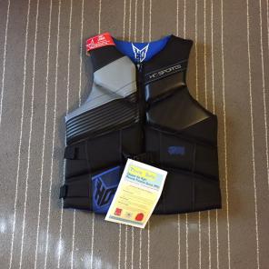 Ho Sports Men's Life jacket New So Large