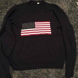 VINTAGE AMERICAN FLAG SWEATER