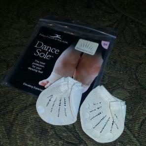 Womens size 5 / 6 foot undeez nude color