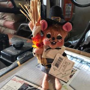 Anna Lee pilgrim mouse