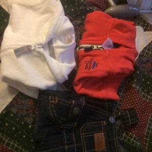 2 Newborn Sweatshirts And Newborn overal