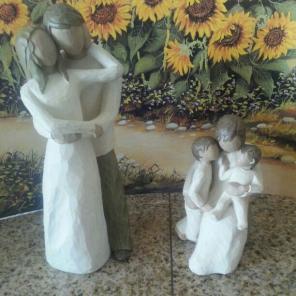 Willow tree figurines