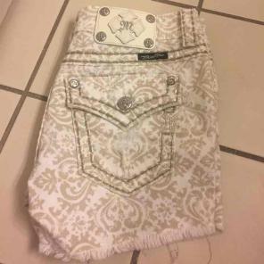 Miss me Cargo shorts sz 26