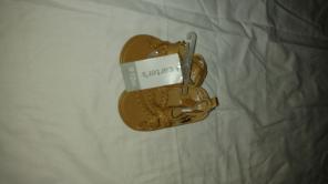 Nwt carters 9-12 month shoes