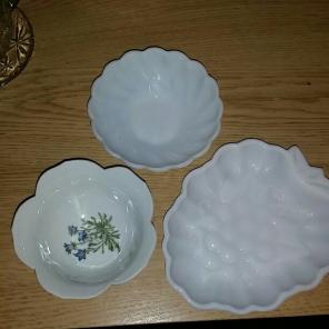 3 piece white glass vintage trays