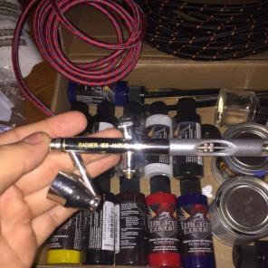 Badger 155 Anthem USA air Brush W/Paint