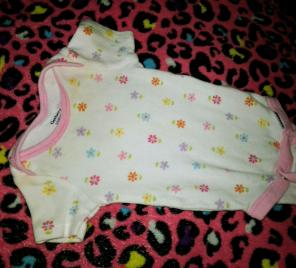 Gerber Onesie cute Flowers 0-3Months.