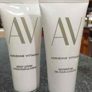 Adrienne Vittadini lotion and gel set