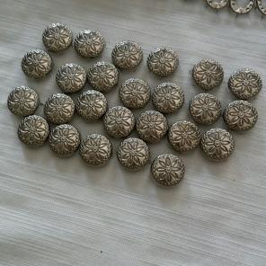 Vintage Round Silver Flower Pronged Stud