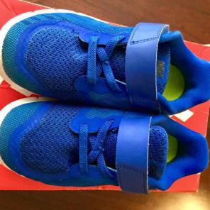 Nike kids sneaker size 10C