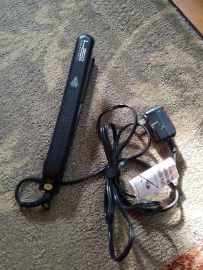HSI professional flat iron