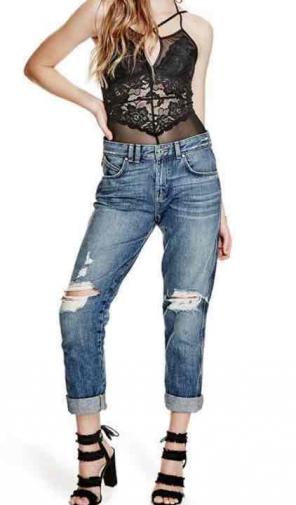 Like new distressed Guess jeans