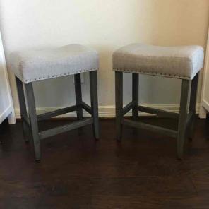 Saddle 24in Counter Stool