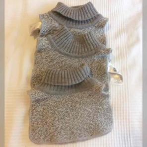 H&M used once kids turtleneck collar