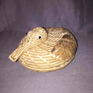 BEAUTIFUL WICKER DUCK BASKET CONTAINER