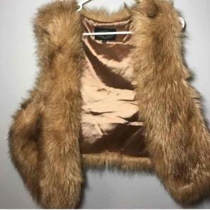 Women's faux fur vest