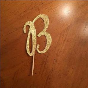 Cupcake topper B