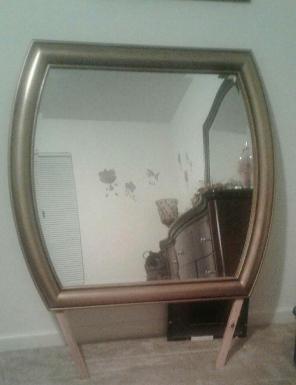 Dresser mirror