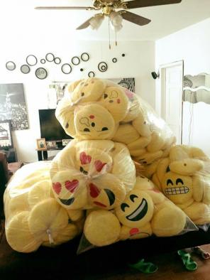 All kinds Faces, Emoji Pillows