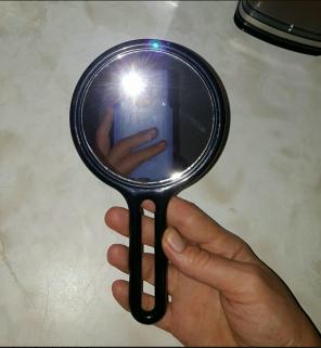 Portable mirror