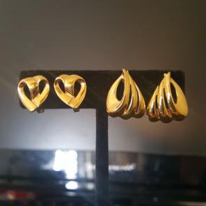 2 pair Monet gold tone vintage earrings
