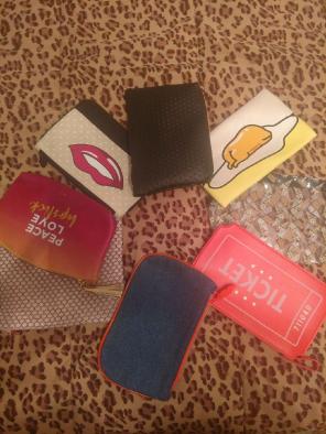 8 cosmetic bags