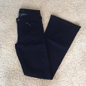 NWOT True Religion Flare Jeans Size 25