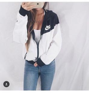 NIKE WINDBREAKER