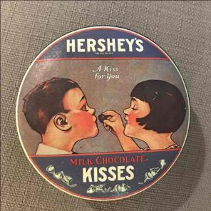 1982 Collectibles Hershey's kisses tin
