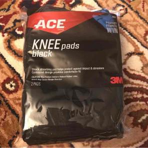 Ace knee pads