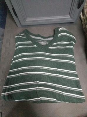 MOVING EVERYTHING MUST GO! Men's sweater