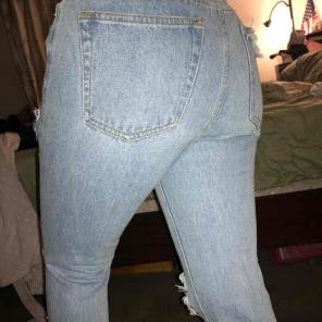 Brandy Melville boyfriend jeans