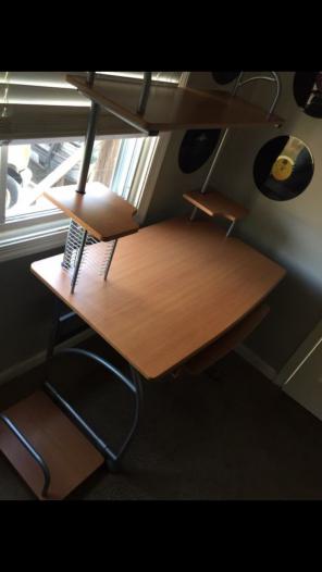 Office/Studio Desk (Furniture) $120