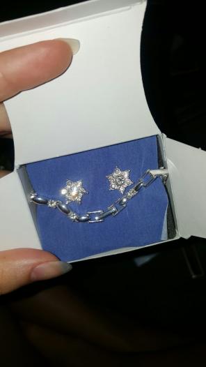 Bracelet & earrings